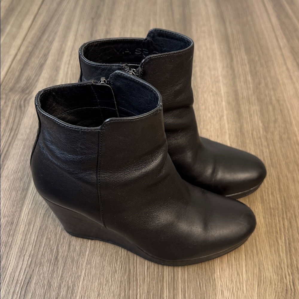 Via Spiga Black Leather Wedge Ankle Boots Size 7